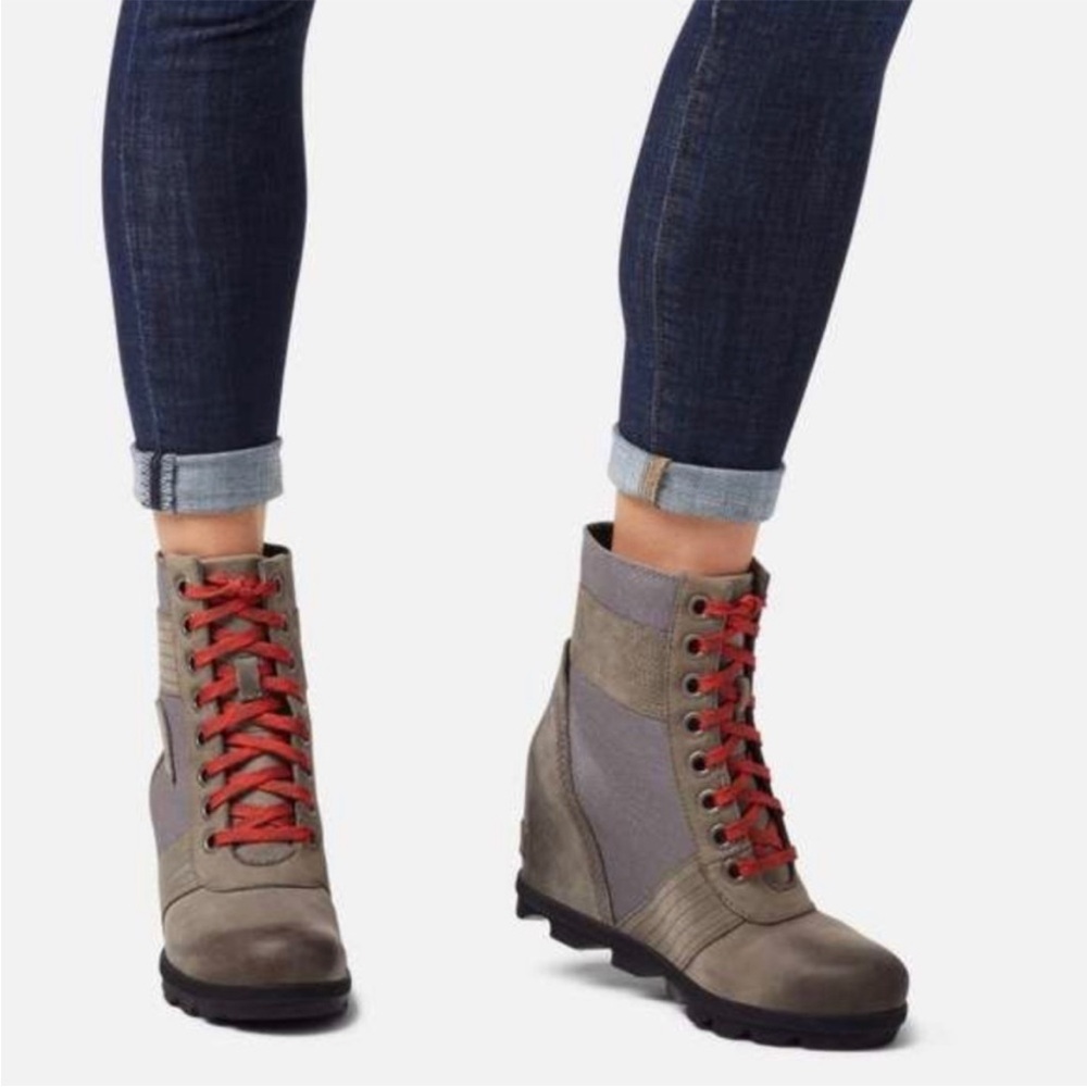Sorel Lexie Wedge Boots sz 9.5